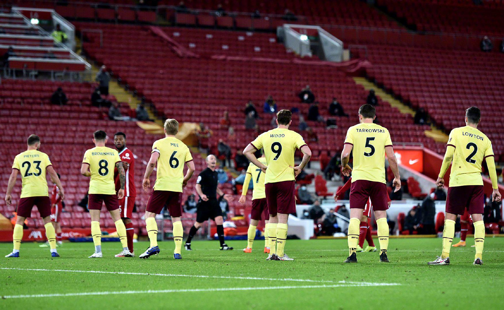 并签下了一 并签下了一